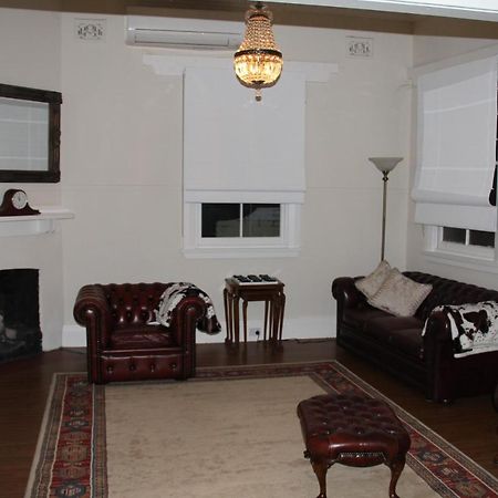 Mentor Chambers Apartment Bed & Breakfast West Wyalong Esterno foto