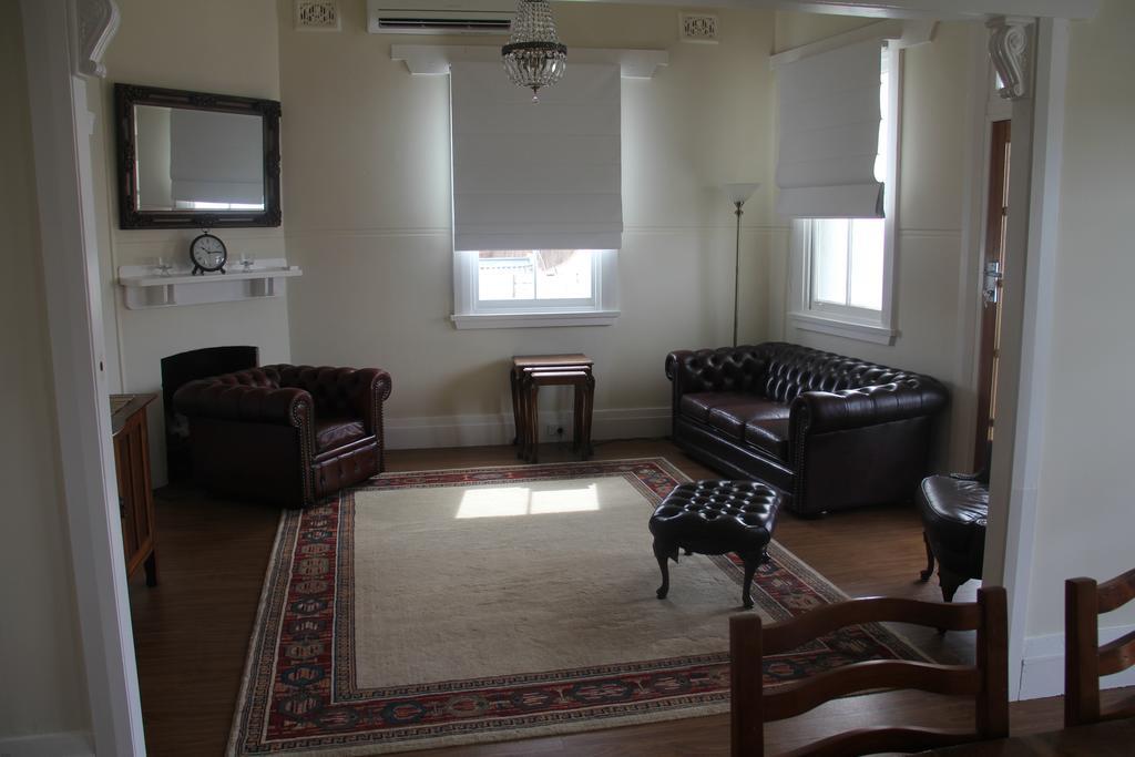 Mentor Chambers Apartment Bed & Breakfast West Wyalong Esterno foto